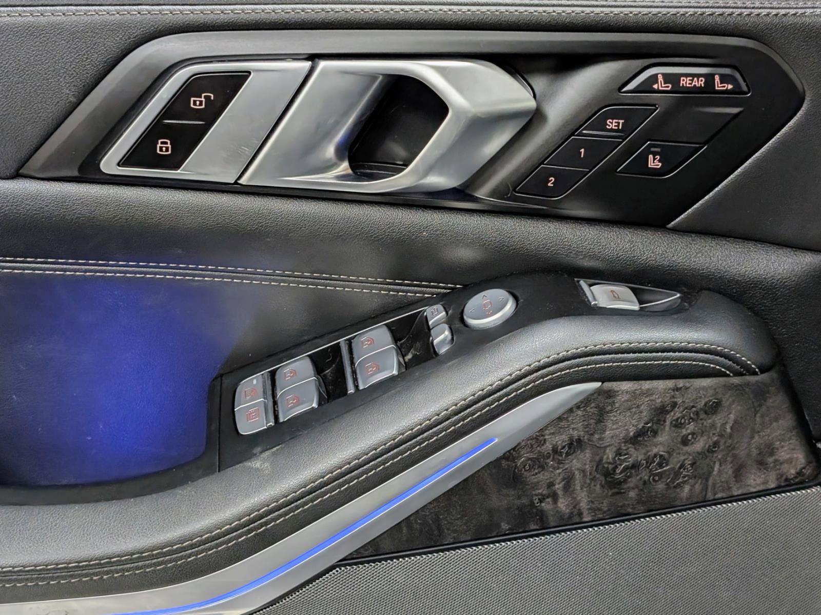 Used 2023 BMW X7 xDrive40i w/ Premium Package image 14