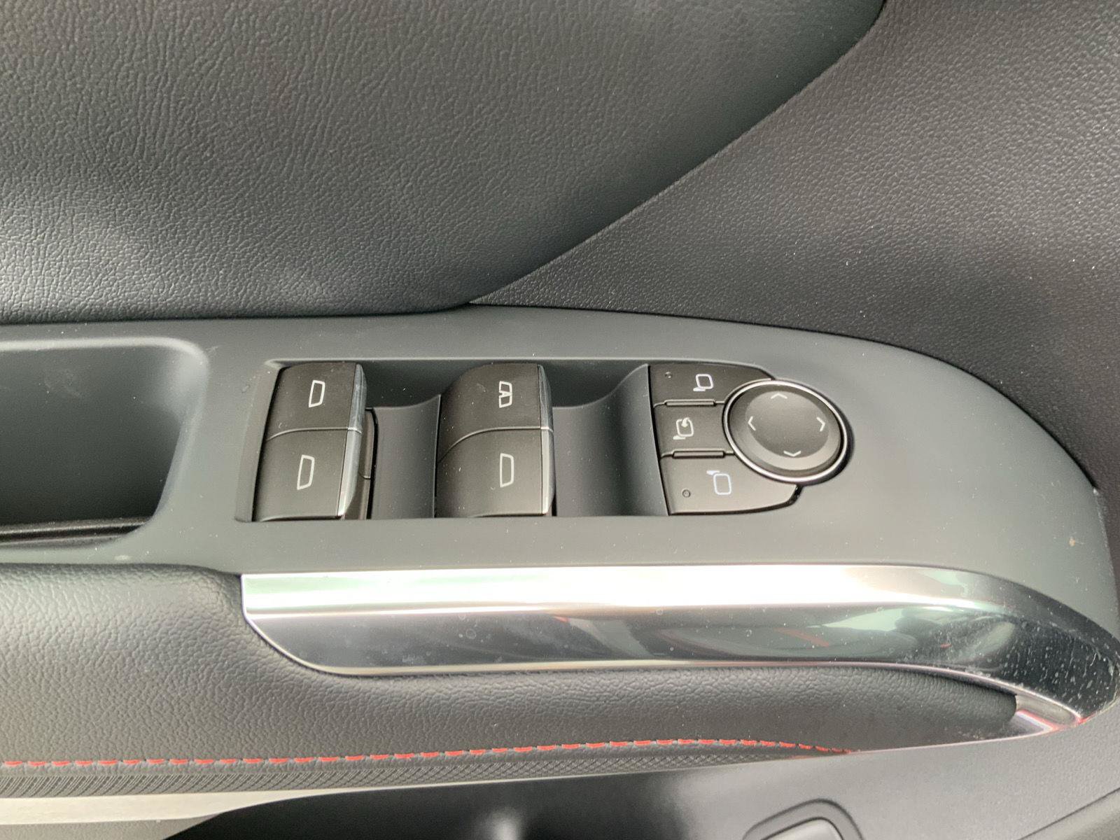 New 2026 Chevrolet Traverse RS w/ LPO, Floor Liner Package FWD image 20
