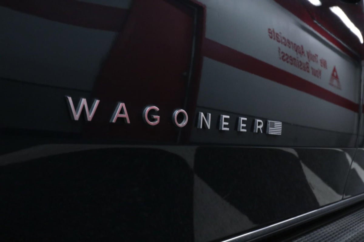 Used 2022 Jeep Wagoneer Series I w/ Premium Group I AWD/4WD image 41