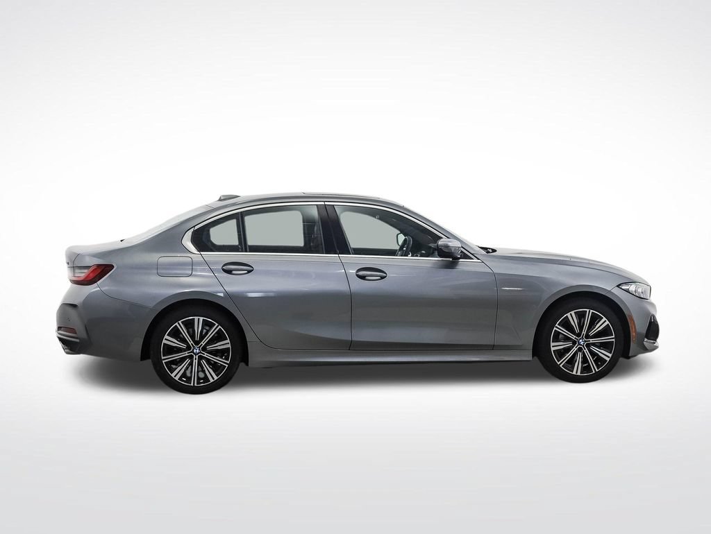 Used 2025 BMW 330i xDrive Sedan AWD/4WD image 6