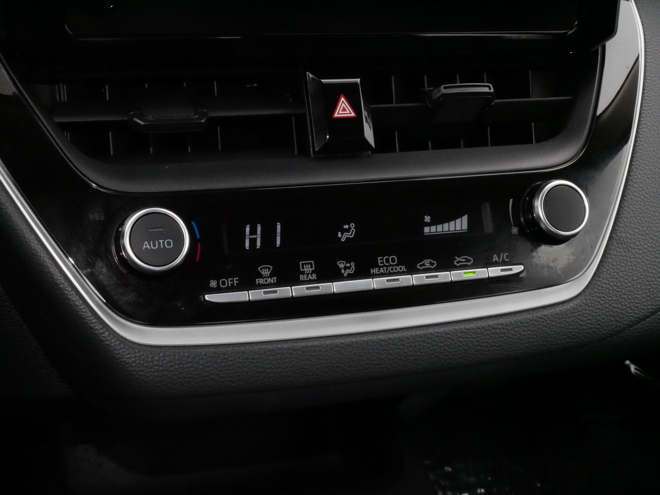 Used 2023 Toyota Corolla LE image 23