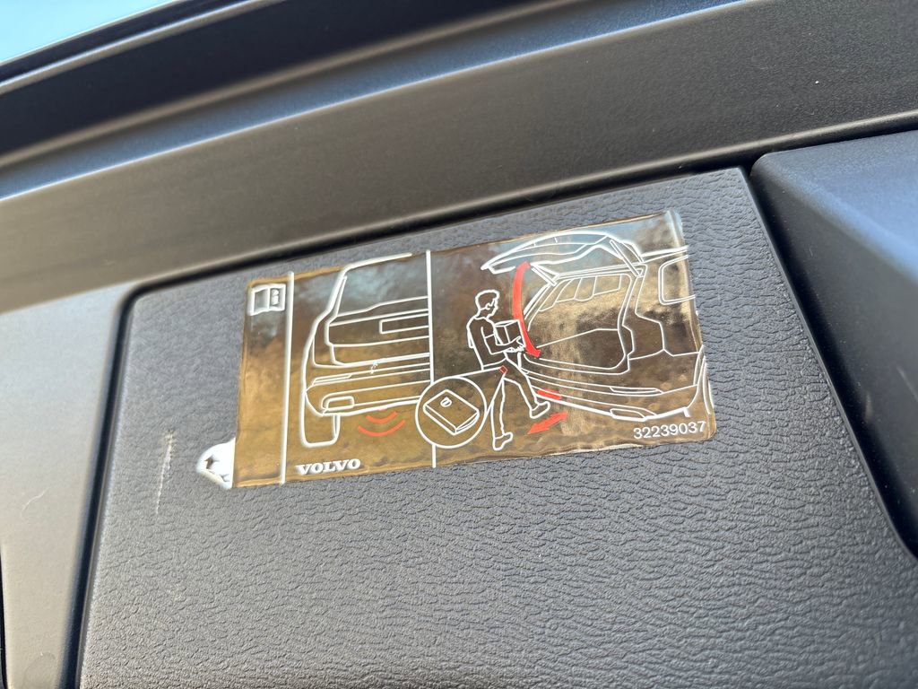 Used 2021 Volvo XC60 T5 Inscription w/ Advanced Package image 40