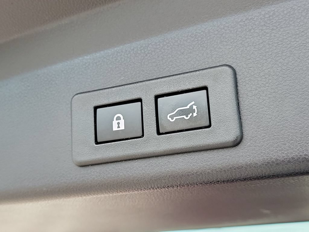 Certified 2022 Subaru Ascent Limited w/ Popular Package #4 AWD/4WD image 9