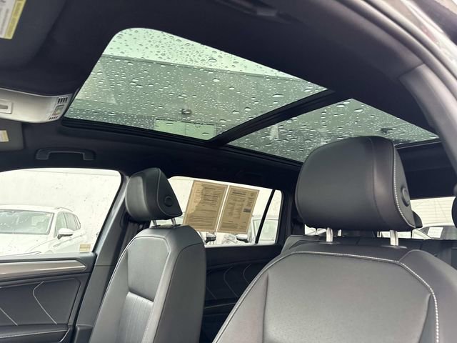 Certified 2023 Volkswagen Tiguan SE R-Line image 18