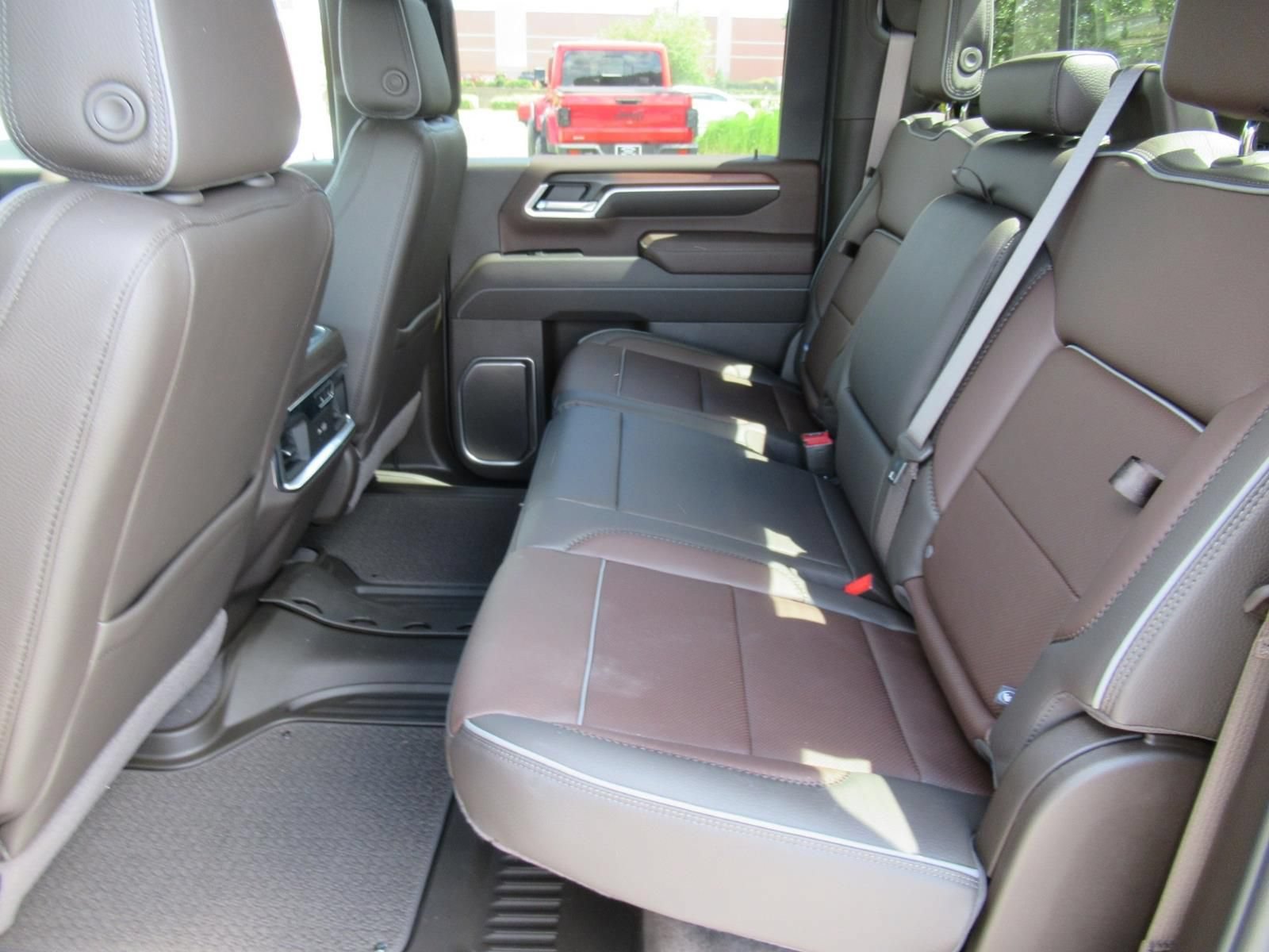 New 2026 GMC Sierra 2500 Denali w/ Denali Reserve Package AWD/4WD image 37
