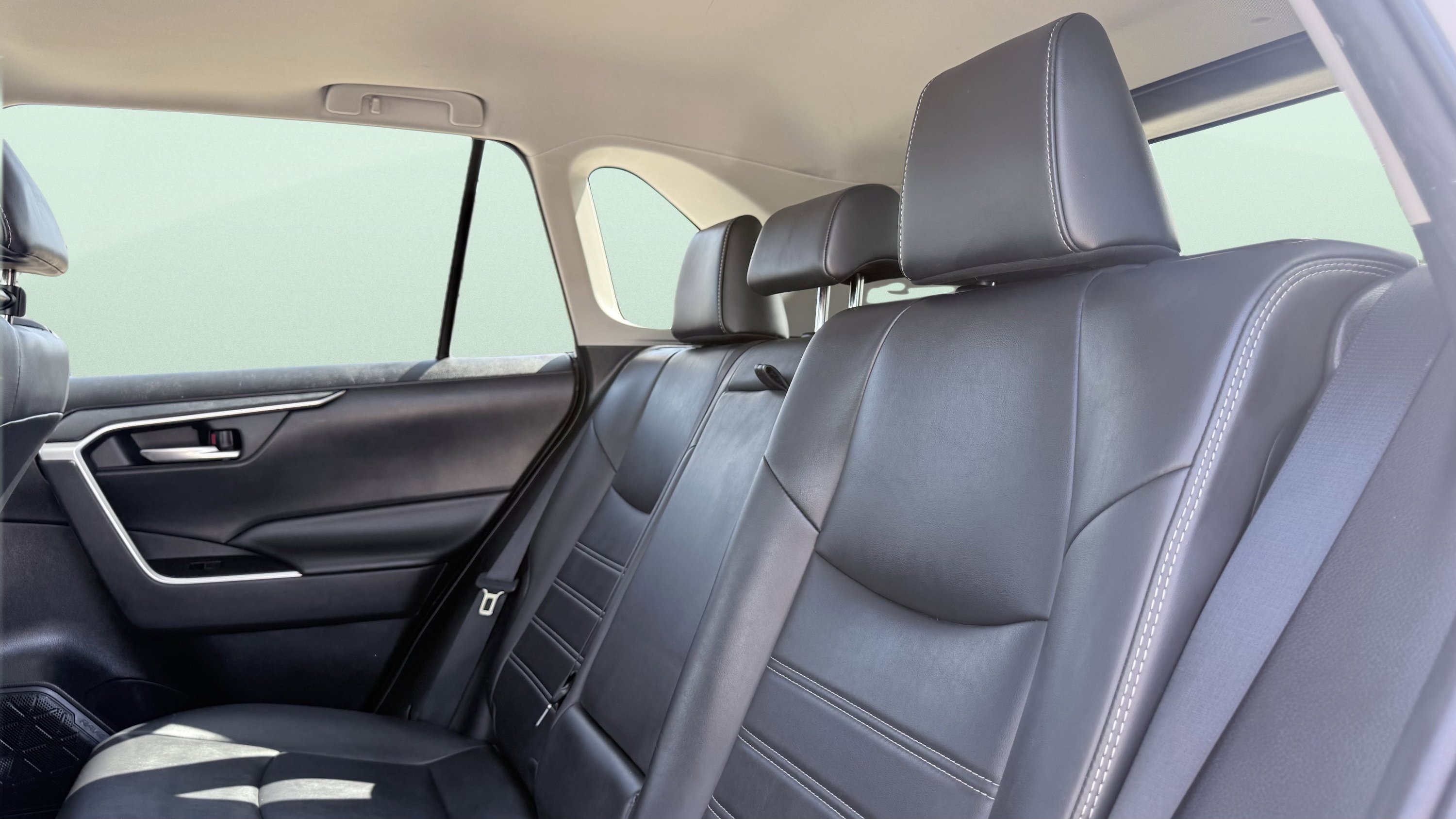 Used 2019 Toyota RAV4 XLE Premium image 40