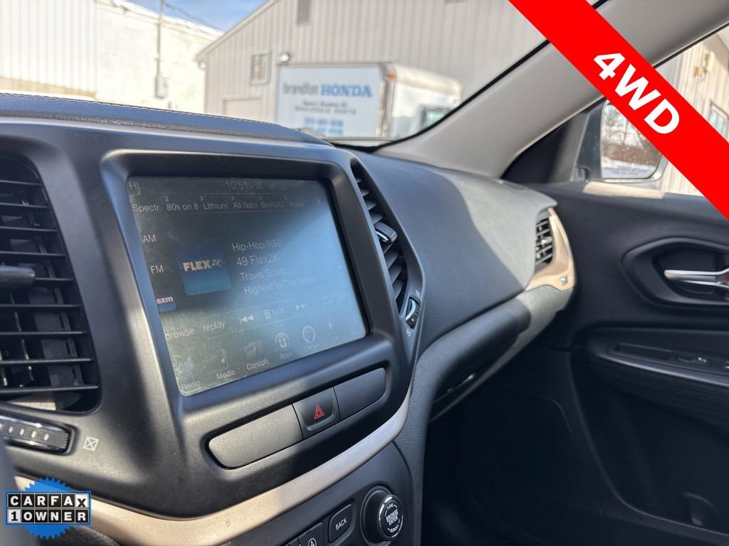 Used 2016 Jeep Cherokee Limited image 18