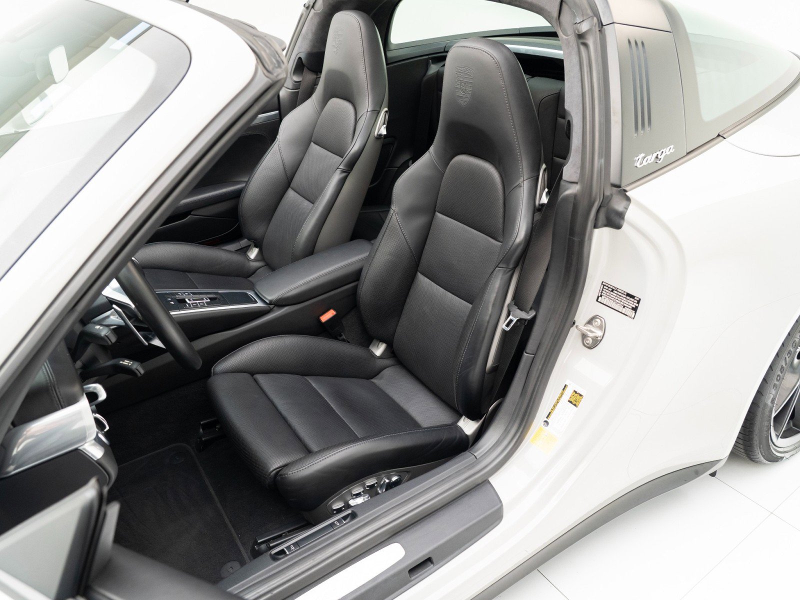 Certified 2018 Porsche 911 Targa 4S AWD/4WD image 5