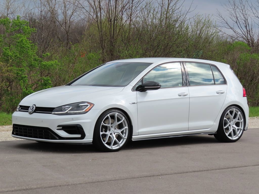 Used 2018 Volkswagen Golf R 4-Door image 24