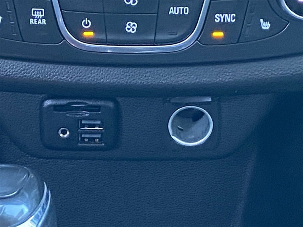 Used 2020 Chevrolet Traverse LT w/ LT Premium Package image 30