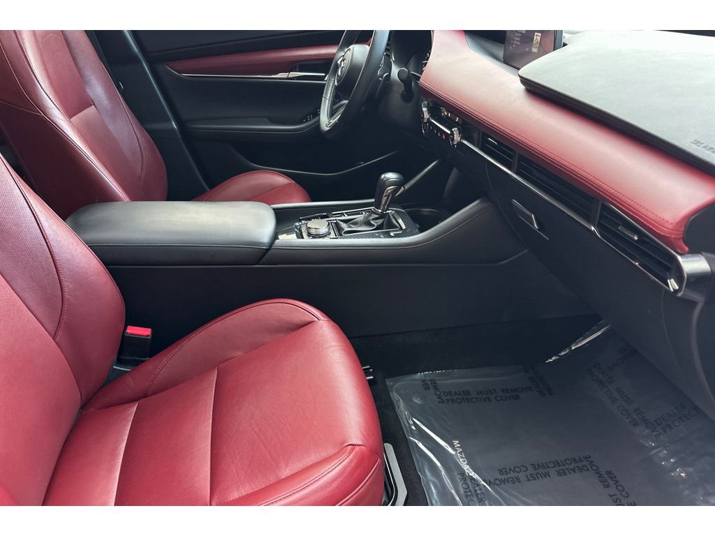 Used 2021 MAZDA MAZDA3 Hatchback w/Premium Plus Pkg image 18
