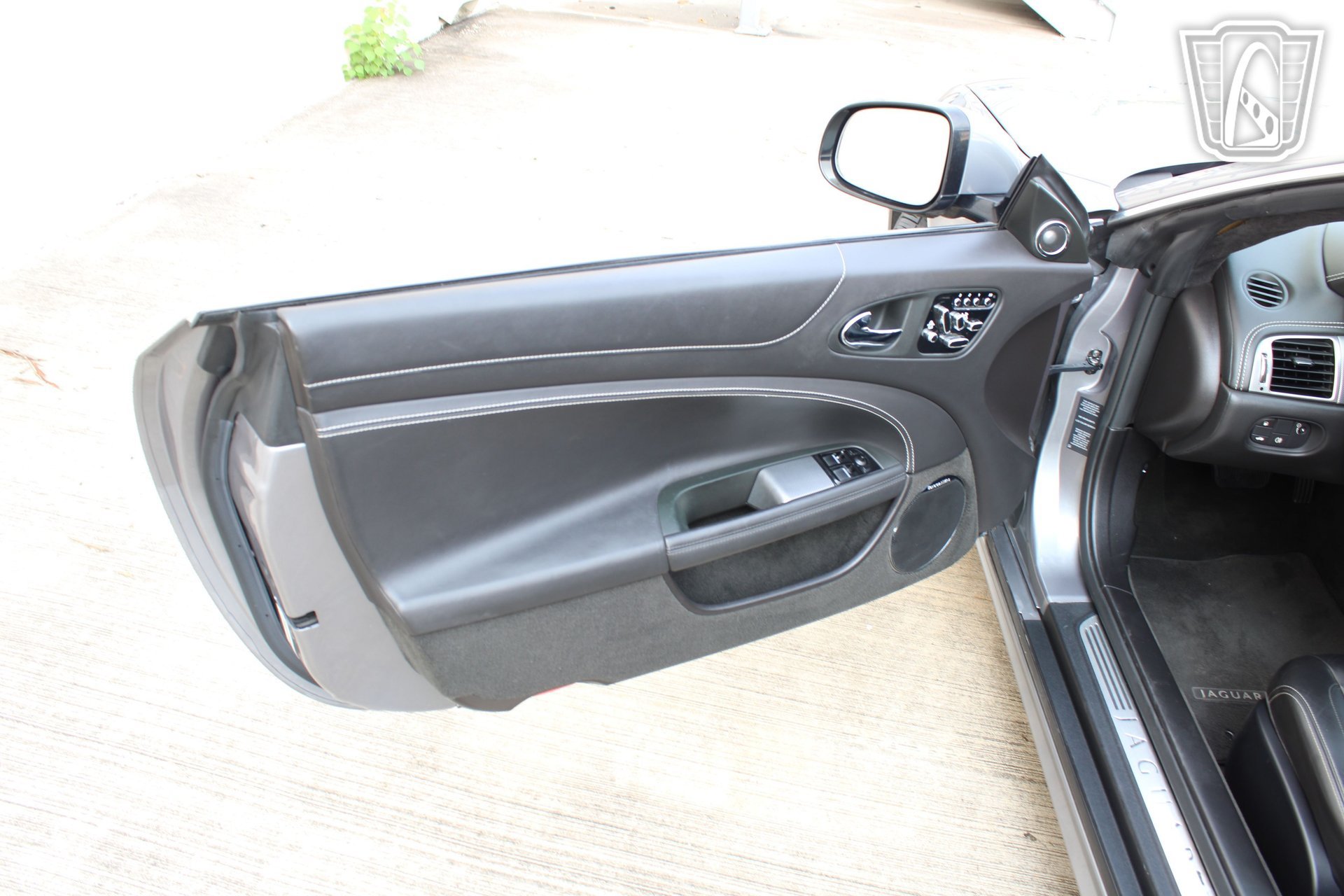 Used 2012 Jaguar XKR R RWD image 19