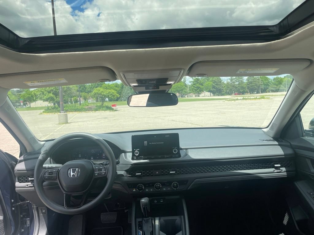 Used 2025 Honda Accord SE image 12
