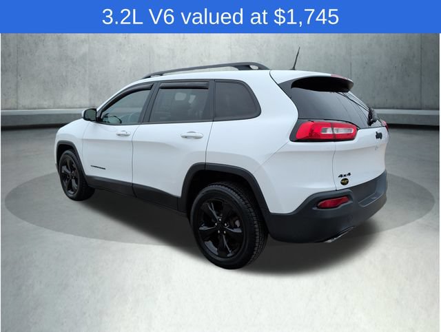 Used 2016 Jeep Cherokee Latitude w/ Cold Weather Group AWD/4WD image 4