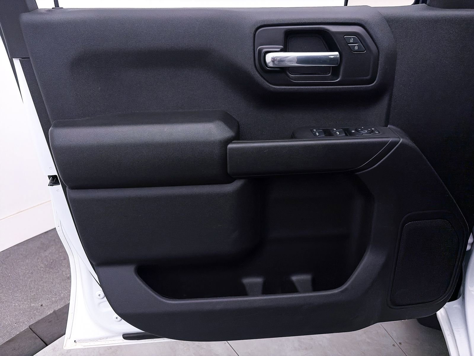 Used 2025 Chevrolet Silverado 1500 Custom w/ LPO, Dark Essentials Package image 15