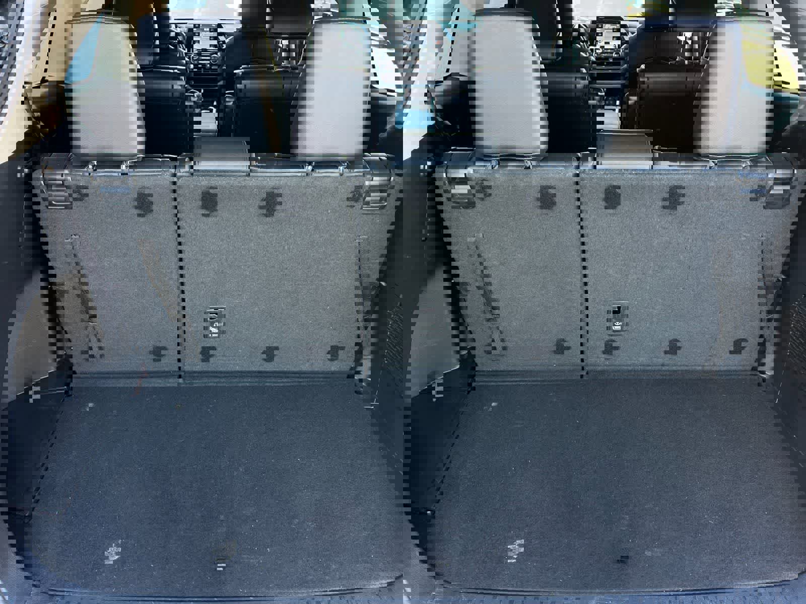 Used 2021 Toyota Highlander XLE image 17