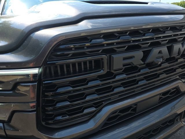 Used 2025 RAM 2500 Limited AWD/4WD image 20