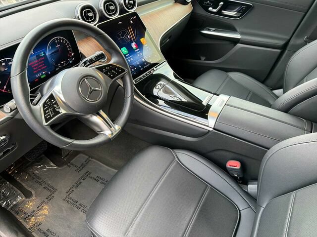 Used 2025 Mercedes-Benz GLC 350e 4MATIC image 11