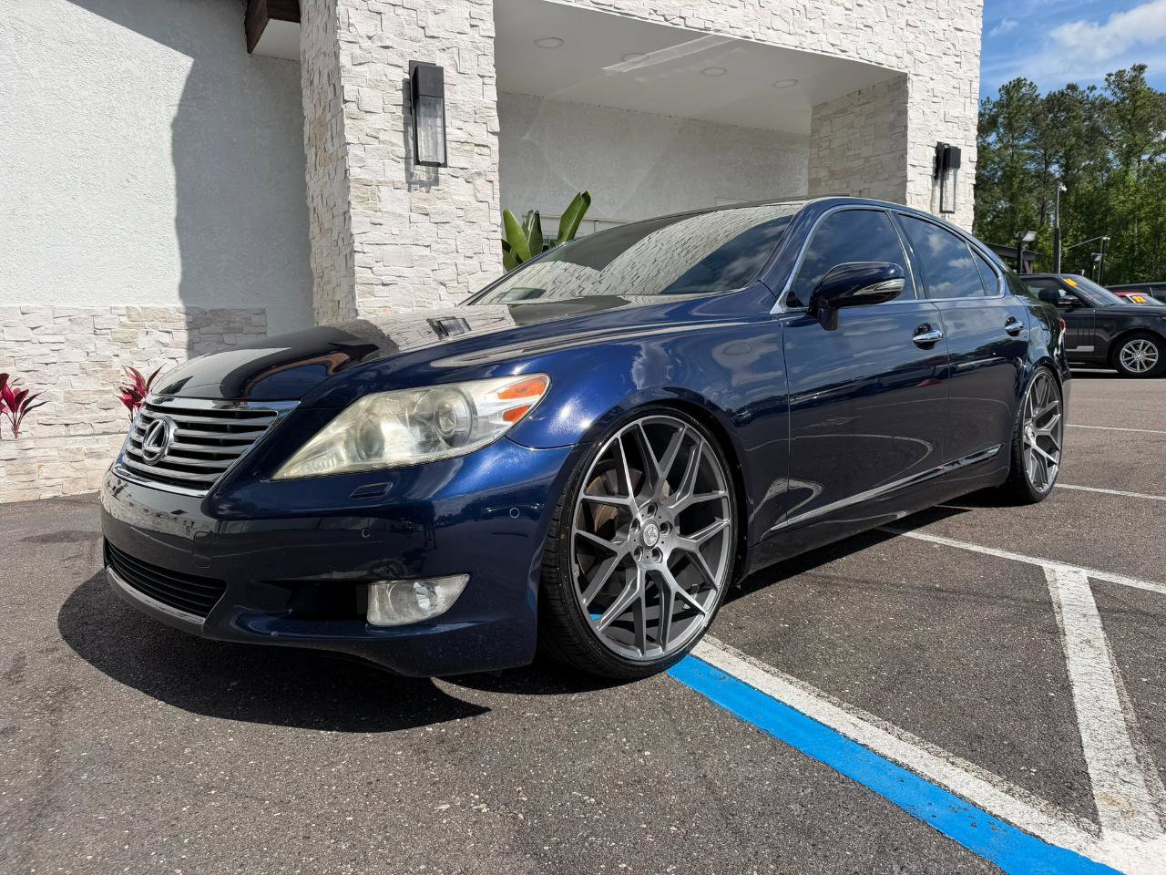 Used 2012 Lexus LS 460 w/ Luxury Value Edition RWD image 3