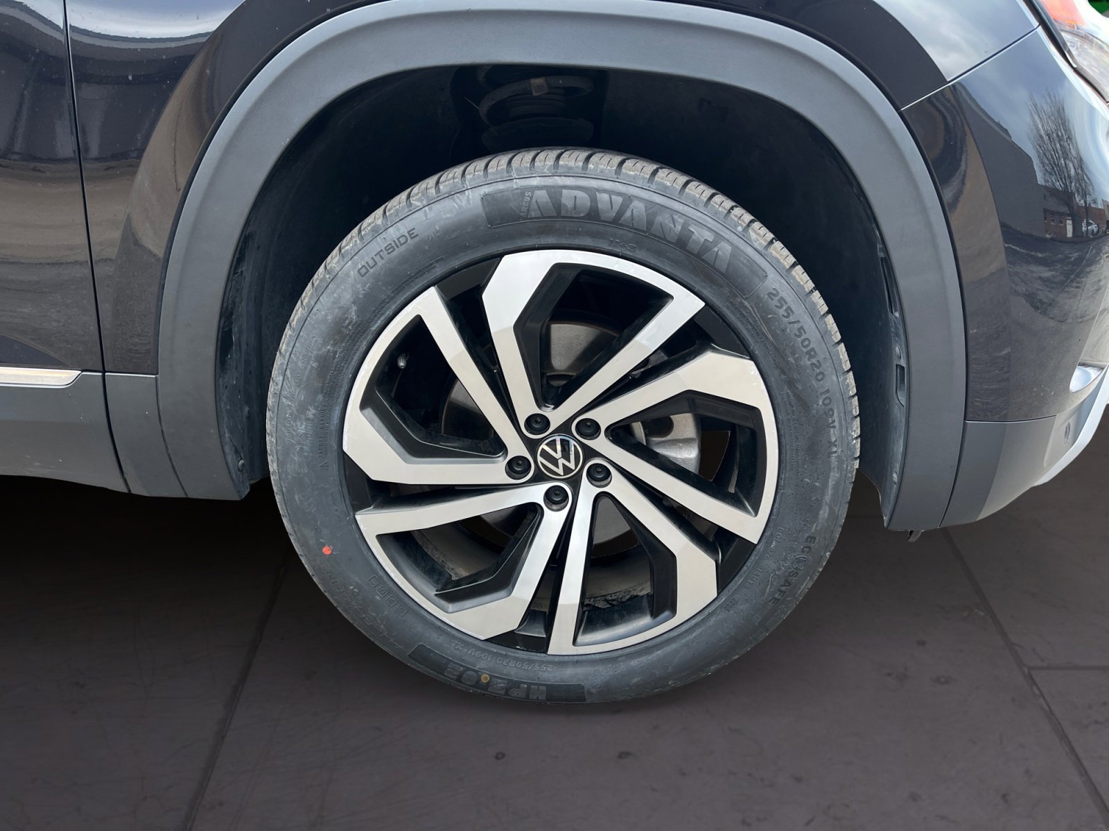Certified 2023 Volkswagen Atlas Cross Sport SEL image 17