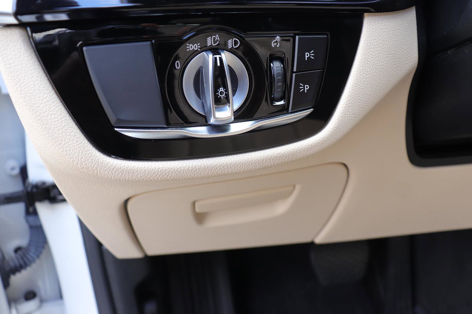 Used 2019 BMW 530i w/ Convenience Package image 22