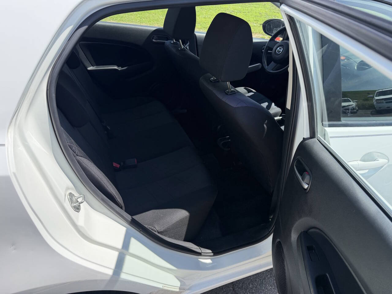 Used 2011 MAZDA MAZDA2 Sport FWD image 12