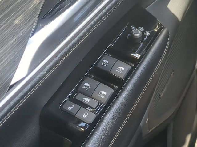 Certified 2024 Jeep Wagoneer Series II w/ Flexible Seating Group RWD image 29