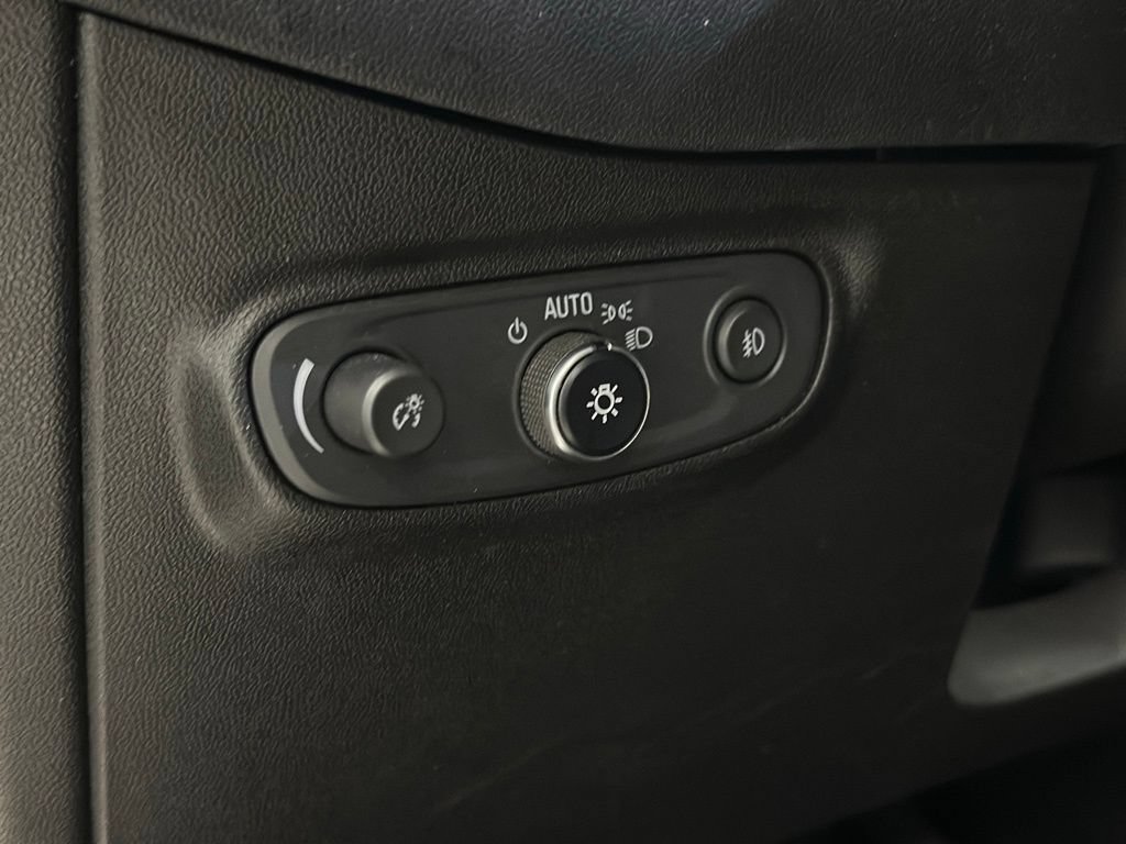 Used 2020 Chevrolet Equinox LT AWD/4WD image 16