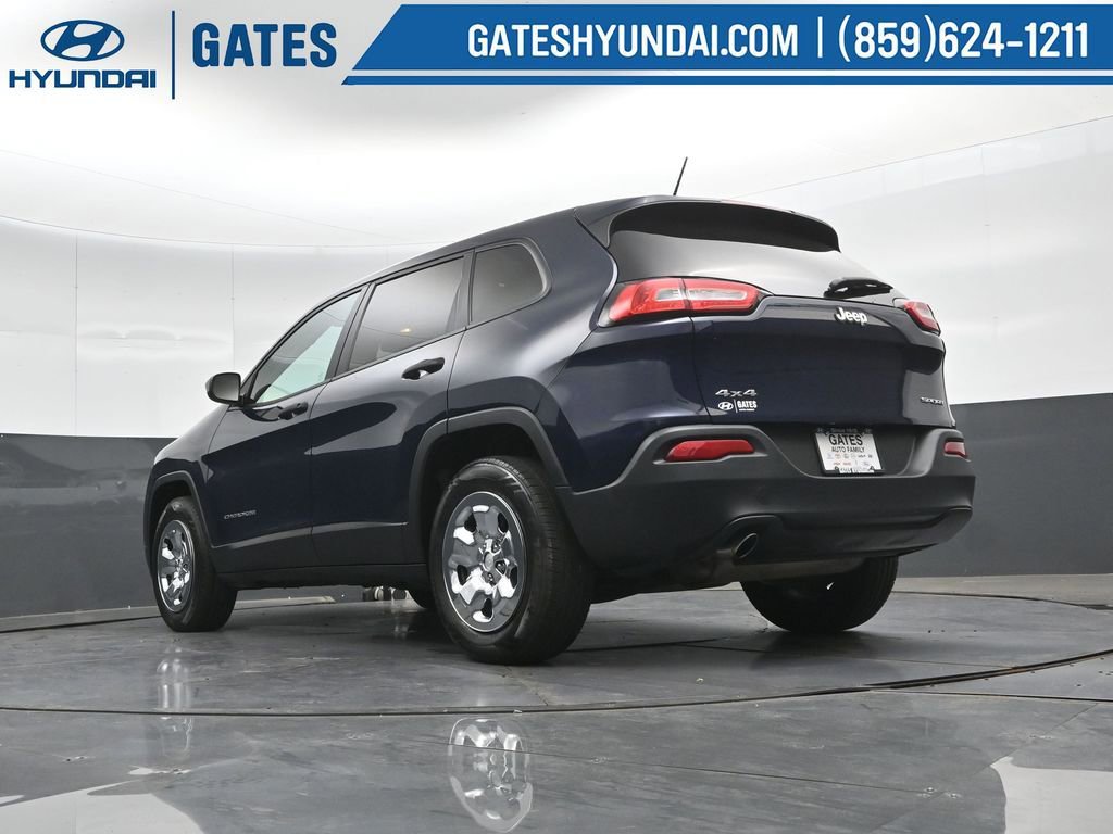 Used 2016 Jeep Cherokee Sport AWD/4WD image 38