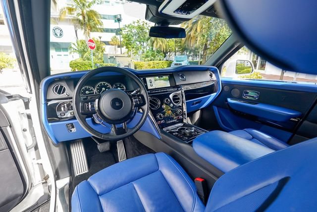 Used 2022 Rolls-Royce Cullinan AWD/4WD image 3