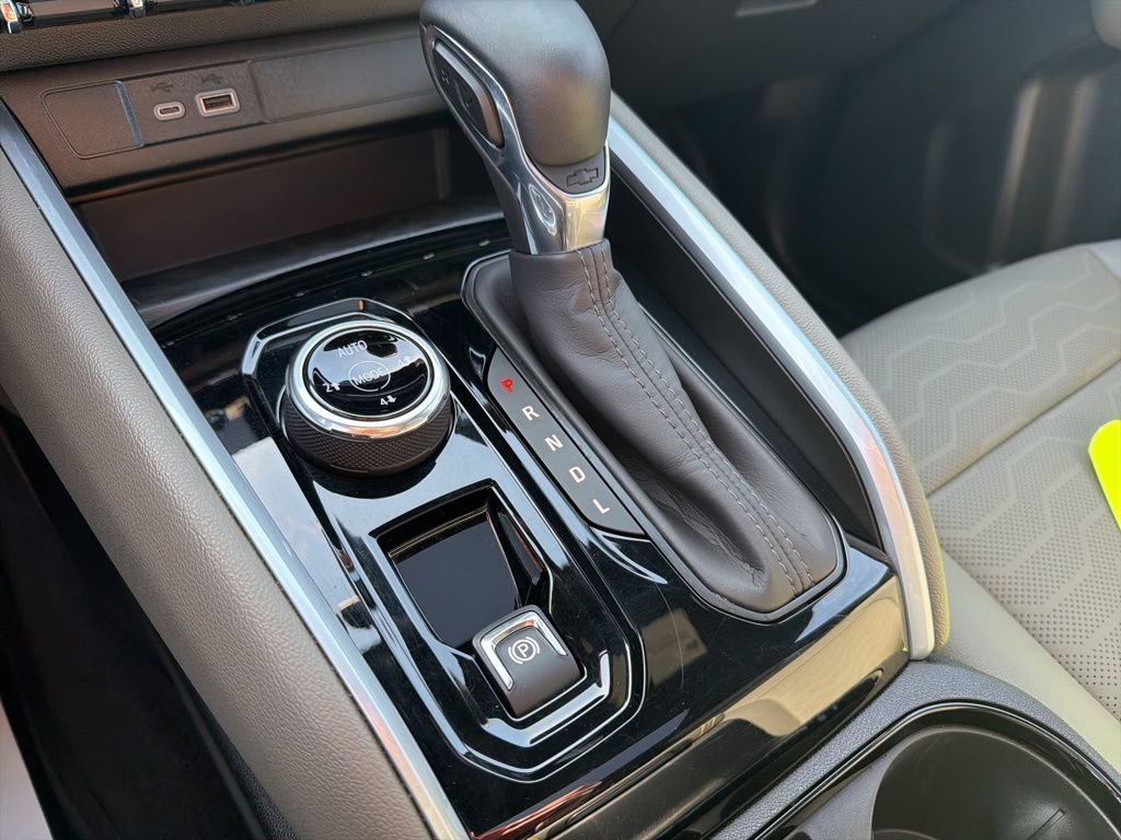 Used 2024 Chevrolet Colorado ZR2 w/ LPO, Flex Utility Package image 16