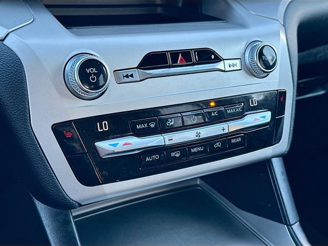 Used 2021 Ford Explorer XLT image 15