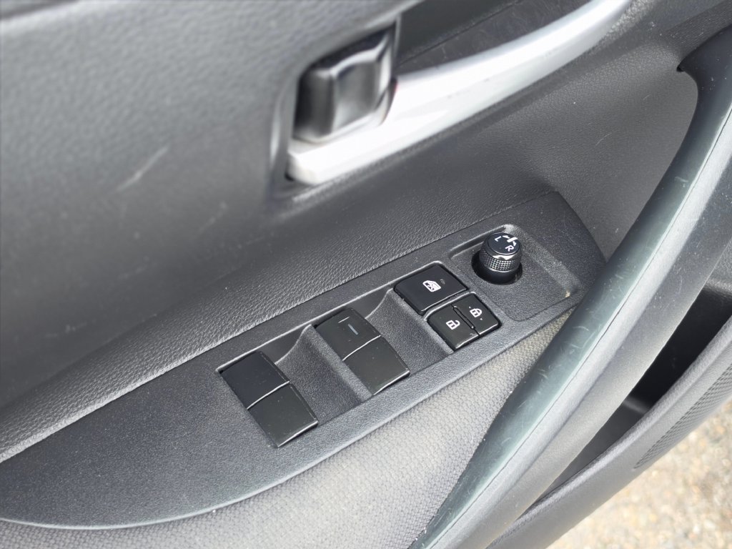 Used 2020 Toyota Corolla LE FWD image 21