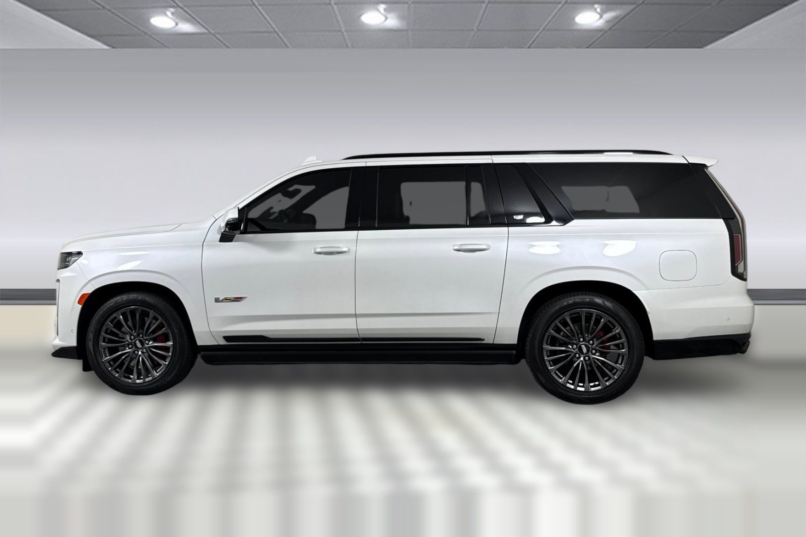 Used 2023 Cadillac Escalade ESV V AWD/4WD image 2