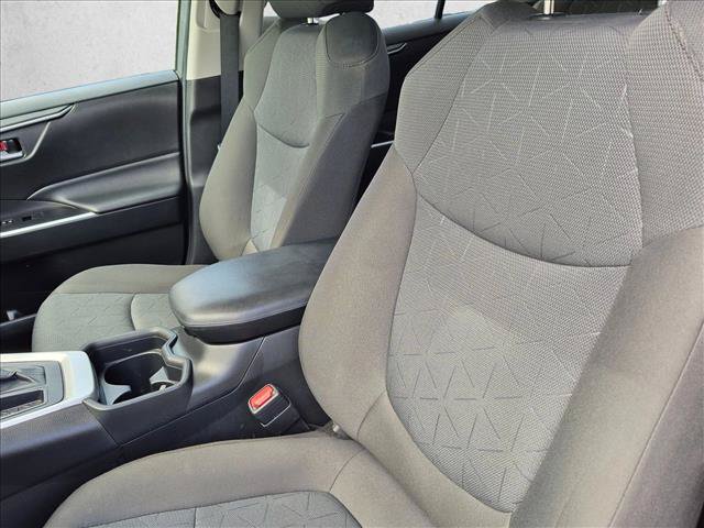 Used 2021 Toyota RAV4 XLE FWD image 15