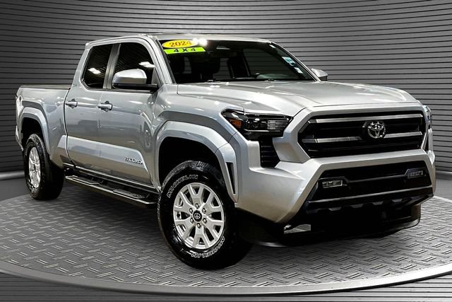 Used 2024 Toyota Tacoma SR5 AWD/4WD image 3