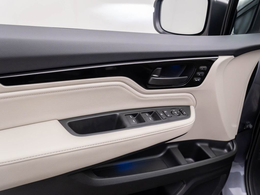 New 2026 Honda Odyssey Touring image 15