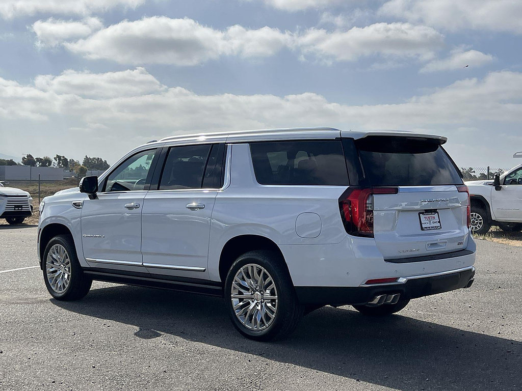 New 2026 GMC Yukon XL Denali w/ Denali Reserve Package RWD image 5