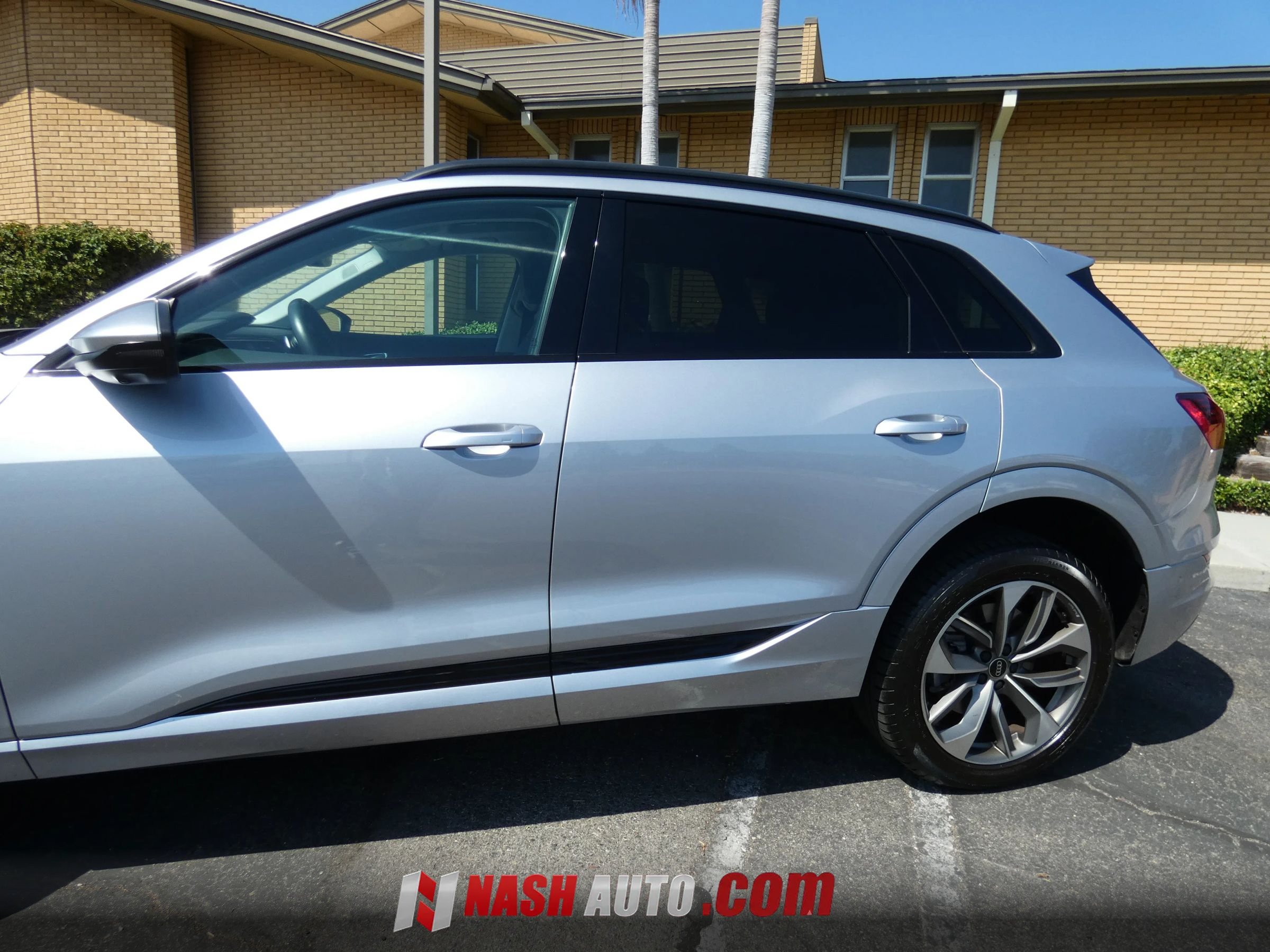 Used 2021 Audi e-tron Premium Plus AWD/4WD image 13