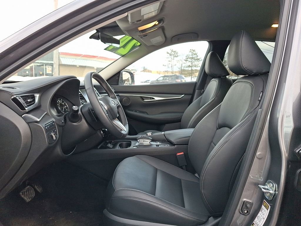 Certified 2024 INFINITI QX50 Pure image 3