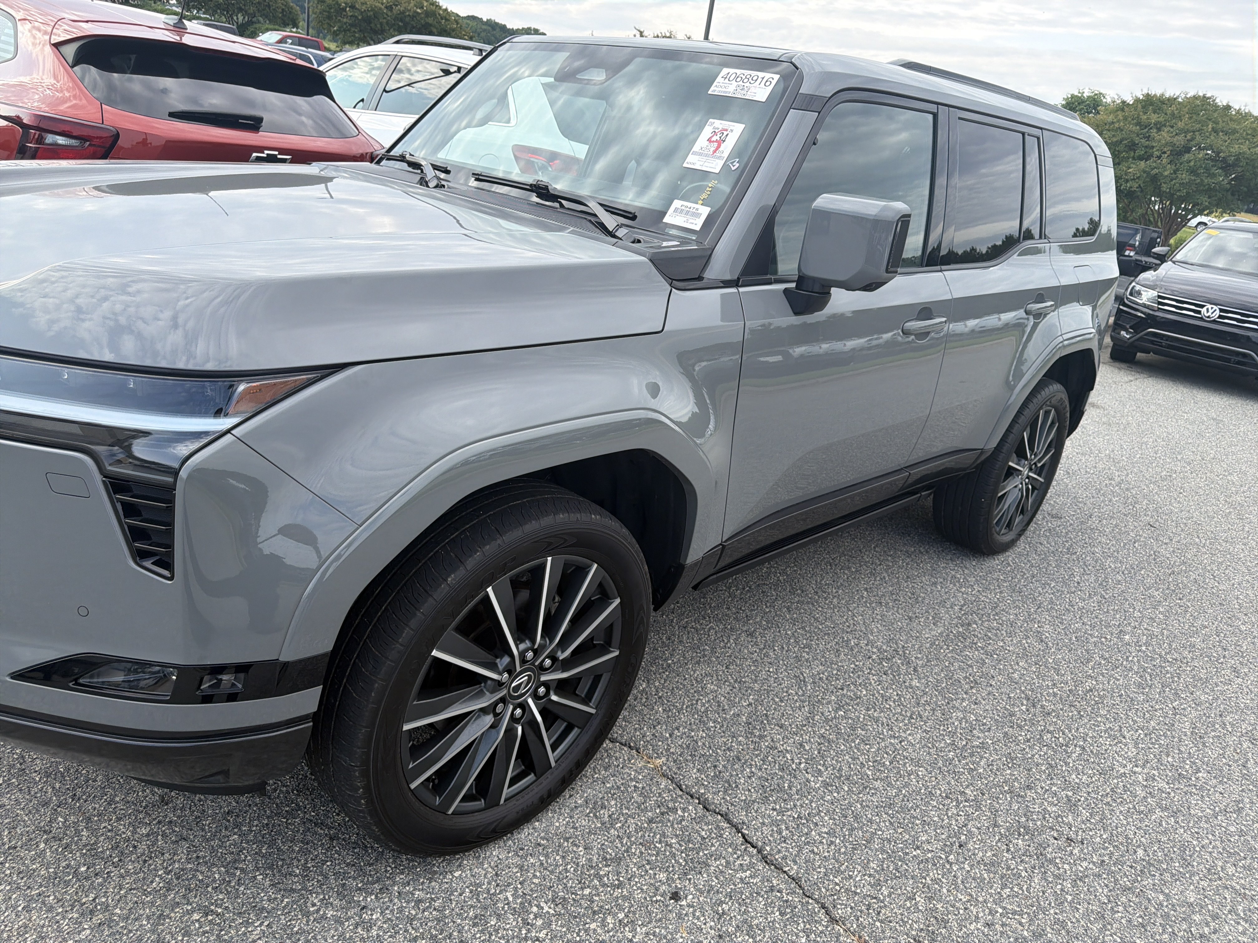Used 2024 Lexus GX 550 w/ Accessory Package (2T) AWD/4WD image 5
