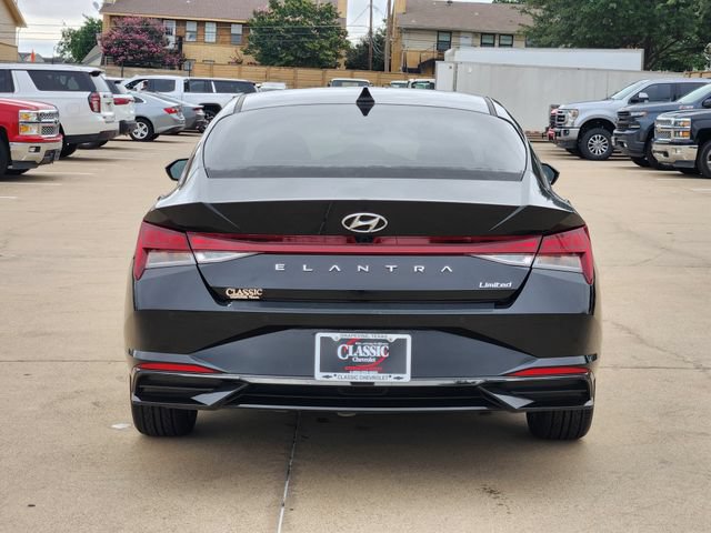 Used 2022 Hyundai Elantra Limited FWD image 14