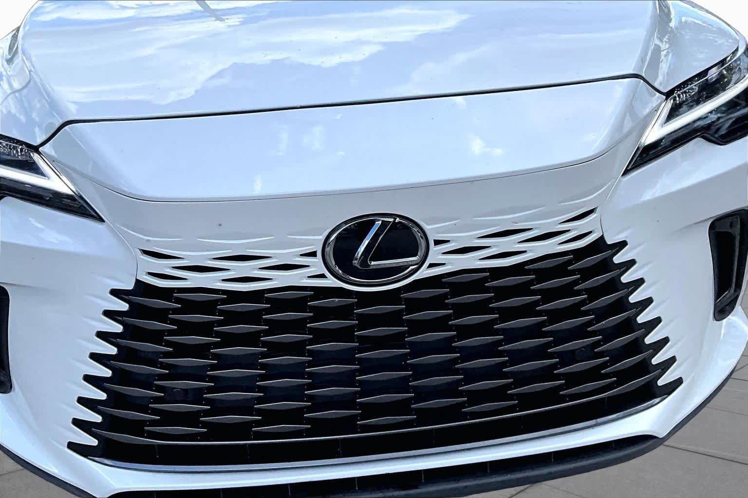 Used 2024 Lexus RX 350h w/ Accessory Package (Z1) AWD/4WD image 29