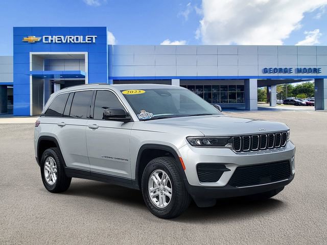 Used 2023 Jeep Grand Cherokee Laredo