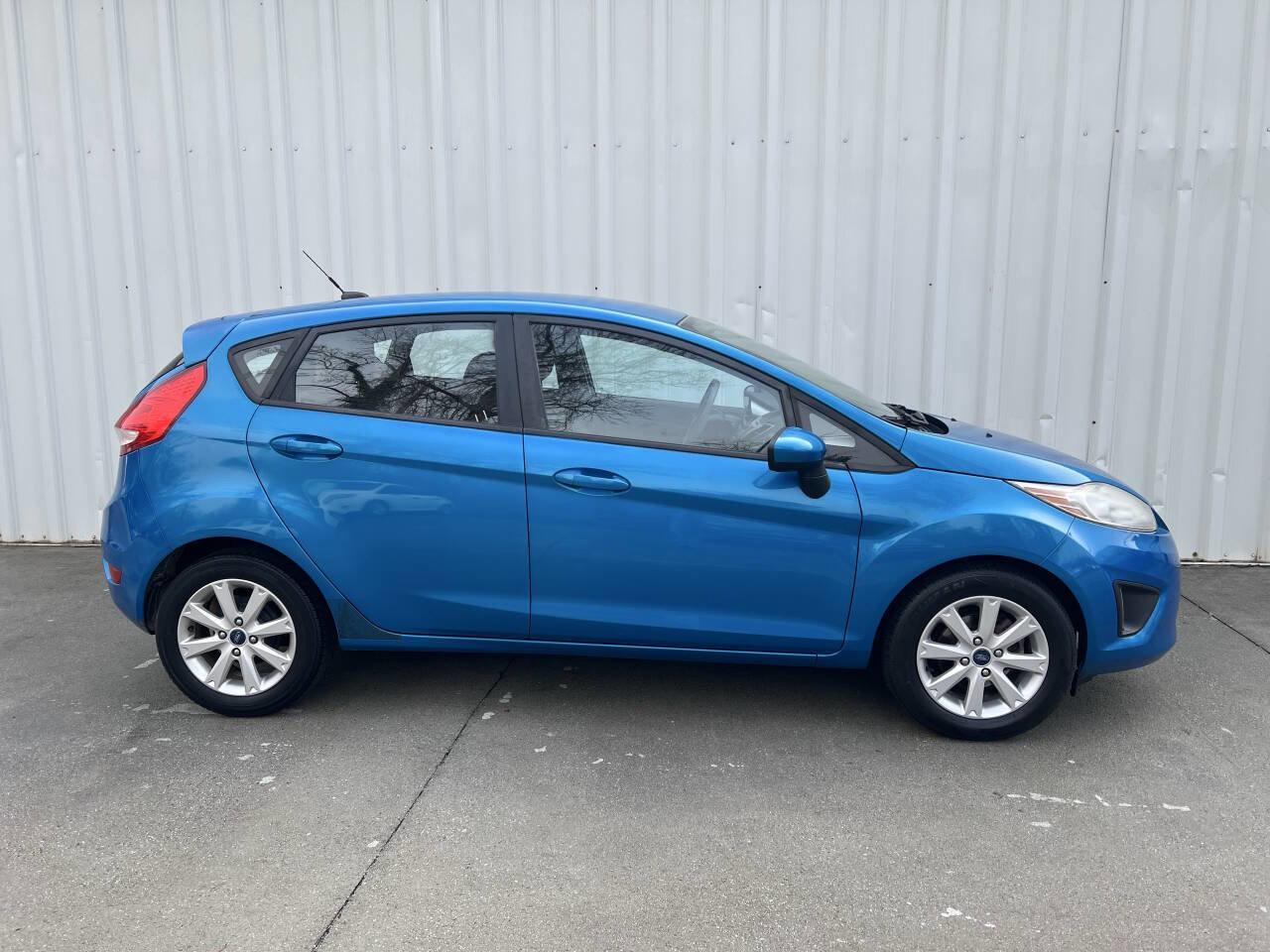 Used 2012 Ford Fiesta SE image 2