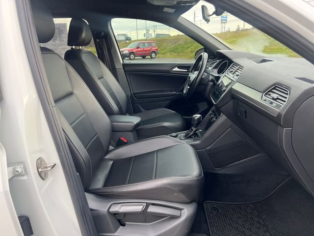 Used 2020 Volkswagen Tiguan SE R-Line AWD/4WD image 12