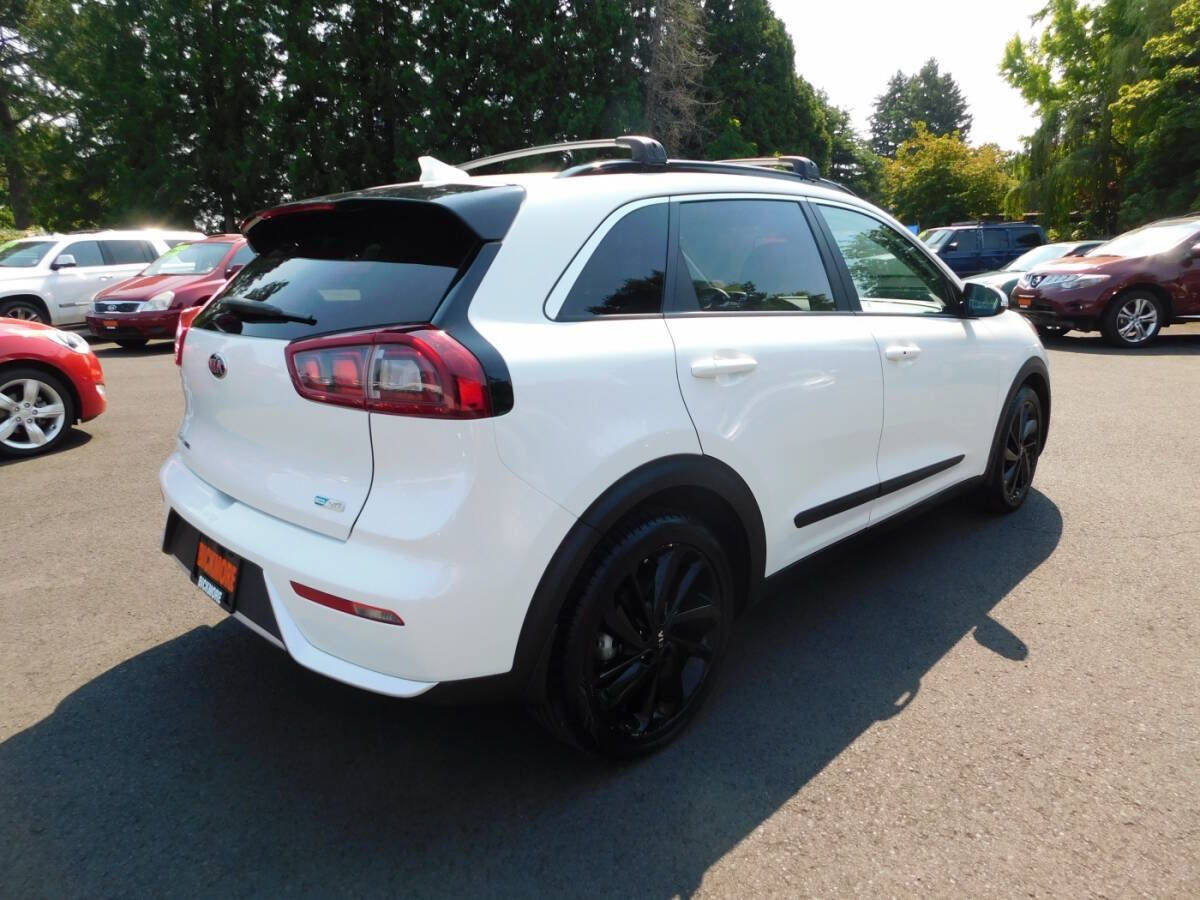 Used 2019 Kia Niro S Touring FWD image 2