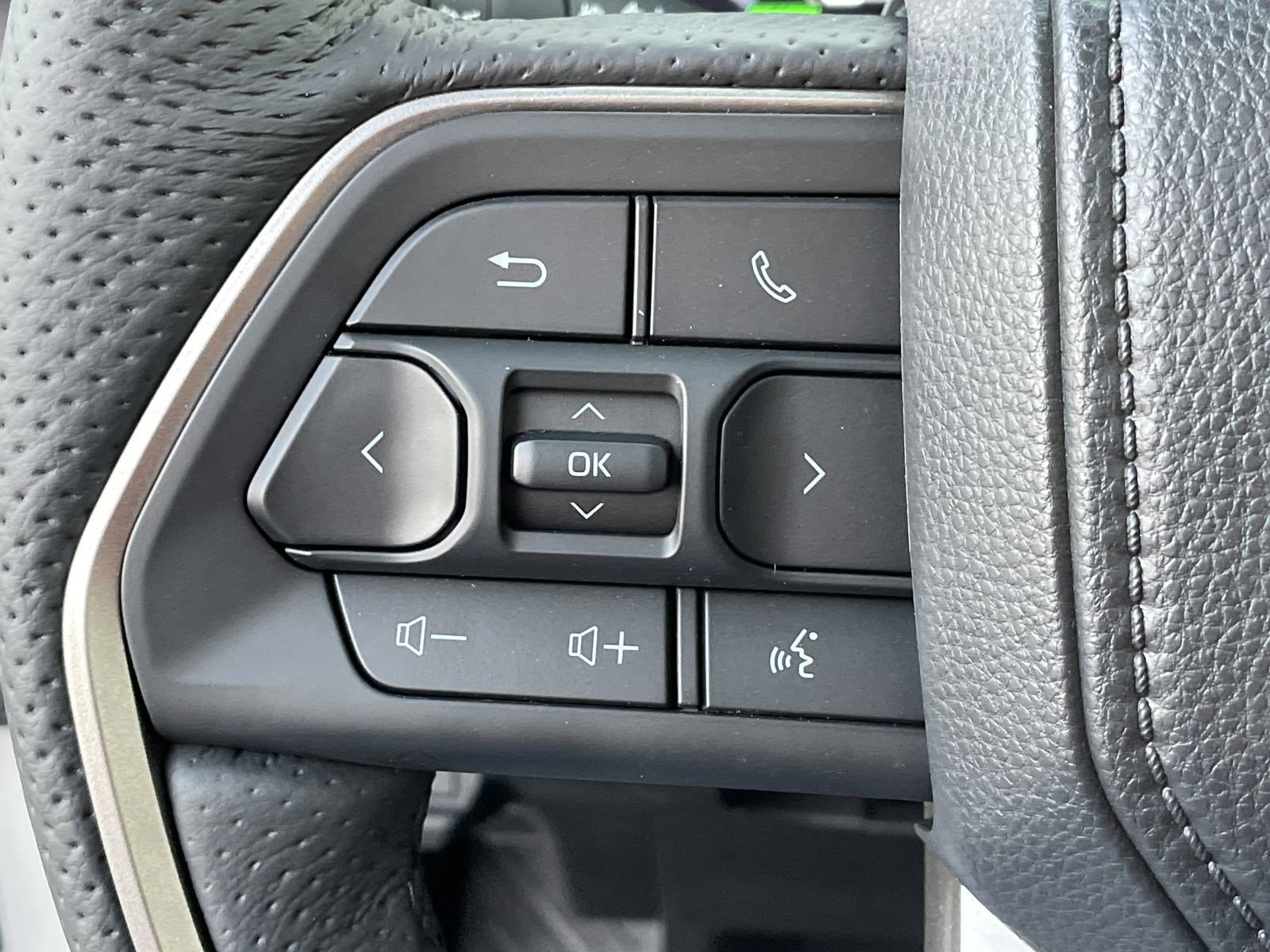 New 2025 Toyota Tacoma TRD Off-Road w/ TRD Off Road Premium Package AWD/4WD image 18