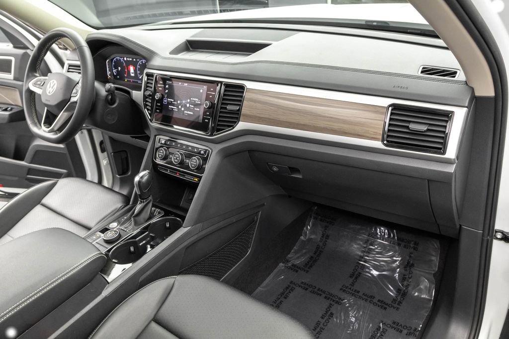 Used 2021 Volkswagen Atlas SEL image 32