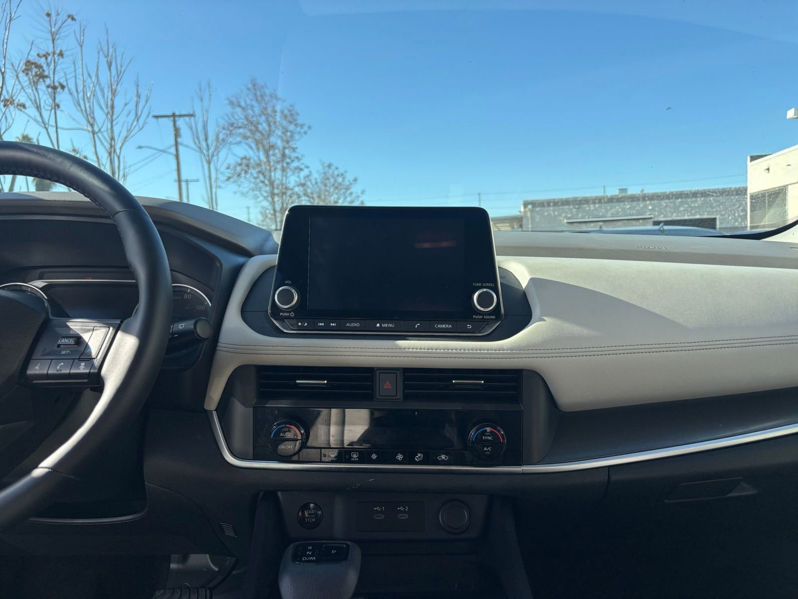 Used 2025 Nissan Rogue SV FWD image 17